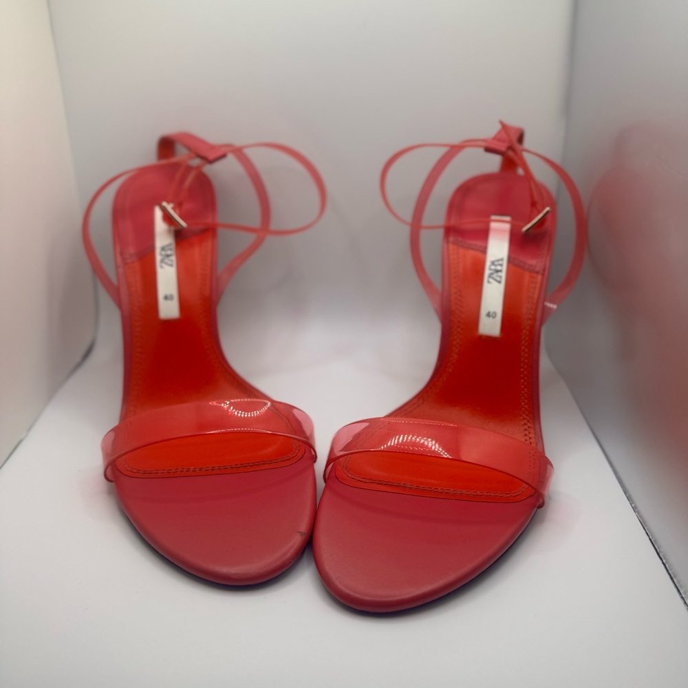 Zara Women's Vibrant Red Heels